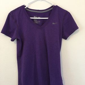Nike Women’s Dri Fit Shirt. Size Sm